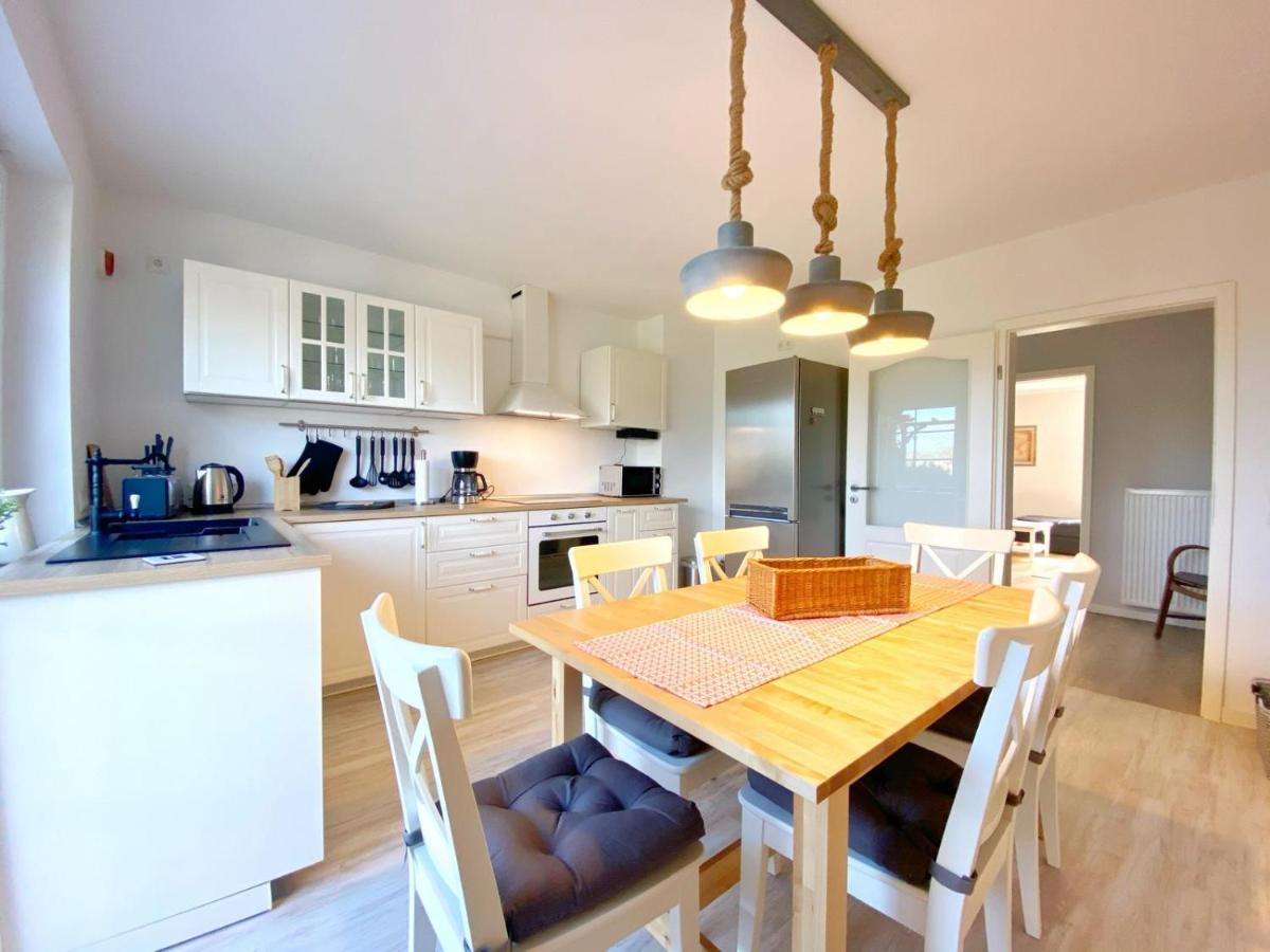Reethaus Vilmnitz - Ferienwohnung Vilm エクステリア 写真